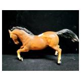 BREYER HORSE KNEELING