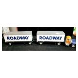 1997 FIRST GEAR ROADWAY TRACTOR TRAILER DIE CAST