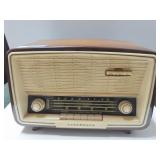 NORDEMENDE ANTIQUE TABLE TOP RADIO