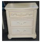 3 DRAWER NIGHT STAND 3 DRAWER NIGHT STAND