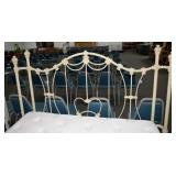 WROUGHT IRON QUEEN SIZE BED FRAME