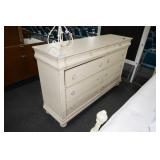 LIBERTY FURNITURE DRESSER WITH MIRROR LIBERTY FURNITURE DRESSER WITH MIRROR