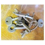 COLLECTION OF ANTIQUE KEYS - 7 PCS.