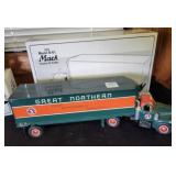 FIRST GEAR DIE CAST GREAT NORTHERN TRACTOR