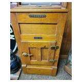 GARLAND OAK SINGLE DOOR ICE BOX -