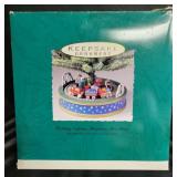 HALLMARK KEEPSAKES ORNAMENT - BATTERY