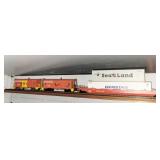 HO SCALE MODEL TRAIN: 2 LOCOMOTIVES AND 15