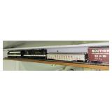 HO SCALE MODEL TRAIN: 2 LOCOMOTIVES AND 11