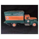 GREAT NORTHERN RAILWAY BOX TRUCK - DIE CAST -