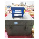 FIELD MESS BOX WITH PLATES, CUPS, SALT & PEPPER, E