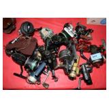 16 VINTAGE FISHING REELS