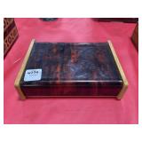 SET OF DOMINOES WITH STORAGE BOX