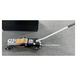 BLACK JACK 2 1/2 TON FLOOR JACK