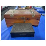 CEDAR JEWELRY BOX AND 6 THROWING STARS