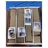 1 FULL BOX OF BASEBALL CARDS