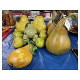 CERAMIC AND DECORATIVE PEARS