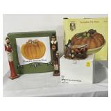 SQUIRREL NUT BOWL WITH NUT CRACKER,.