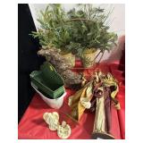 ARTIFICIAL ARRANGEMENT, HOLY FAMILY FIGURINE, ETC.