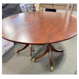 DOUBLE PEDISTAL MAHOGANY DINING TABLE W/5 LEAVES.