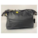 COLE HAAN LADYS PURSE.