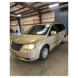 2010 Chrysler TOWN & COUNTRY TOURING
