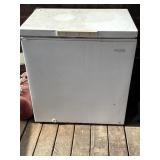 HOLIDAY SMALL CHEST FREEZER