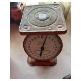 AMERICAN FAMILY KITCHEN SCALE - ANTIQUE