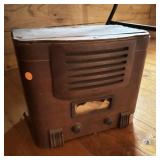 ANTIQUE TABLE TOP RADIO CASE - NEEDS WORK