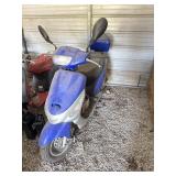 BLUE AND SILVER MOPED - DOES NOT RUN - PARTS -