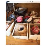 20 +/- VINTAGE MENS AND LADIES HATS