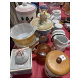 COOKIE JARS, PYREX DISHES, CERAMIC KITCHEN ITEMS
