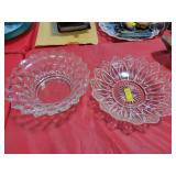 PEDAL PATTERN GLASS SERVING BOWL-10" ROUND &