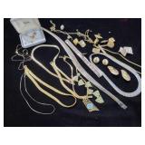 ASSORTED COSTUME JEWLERY