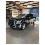 2017 Nissan TITAN