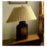 2 TABLE LAMPS WITH SHADES