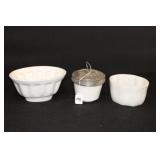 (3) MOLDS (3) MOLDS