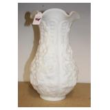 FENTON WHITE SATIN "POPPY SHOW" VASE FENTON WHITE SATIN "POPPY SHOW" VASE