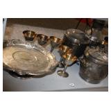 SELECTION OF SILVER PLATE PIECES SELECTION OF SILVER PLATE PIECES