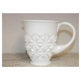 TIFFIN FRANCISCAN "WILLIAMSBURG" PITCHER TIFFIN FRANCISCAN "WILLIAMSBURG" PITCHER