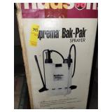 HUDSON BACK PACK SRAYER AND SEED SPREADER