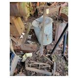 ANTIQUE LAWN PUSH MOWER