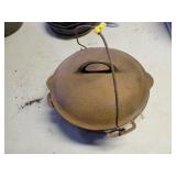 CAST IRON DUTCH OVEN WITH LID - FLAT BOTTOM