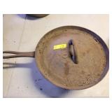 NO. 10 CAST IRON DUTCH OVEN WITH TENN LID - 3