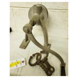 KNIFE SHARPENER AND 2 PULL LEADS