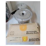 ELECTRIC KNIFE AND 2 COOK POTS