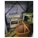 PICNIC BASKET AND 2 STOOLS