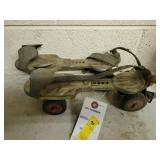VINTAGE ROLLER SKATES - NO KEY