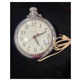 UNITED POCKET WATCH SHAPED ELECTRIC WALL CLOCK. UNITED POCKET WATCH SHAPED ELECTRIC WALL CLOCK.