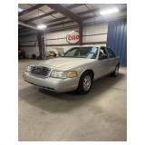2004 FORD CROWN VIC LX