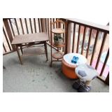 UT FOOT STORE SOCCER BALL, FOOTSTOOL, END UT FOOT STORE SOCCER BALL, FOOTSTOOL, END